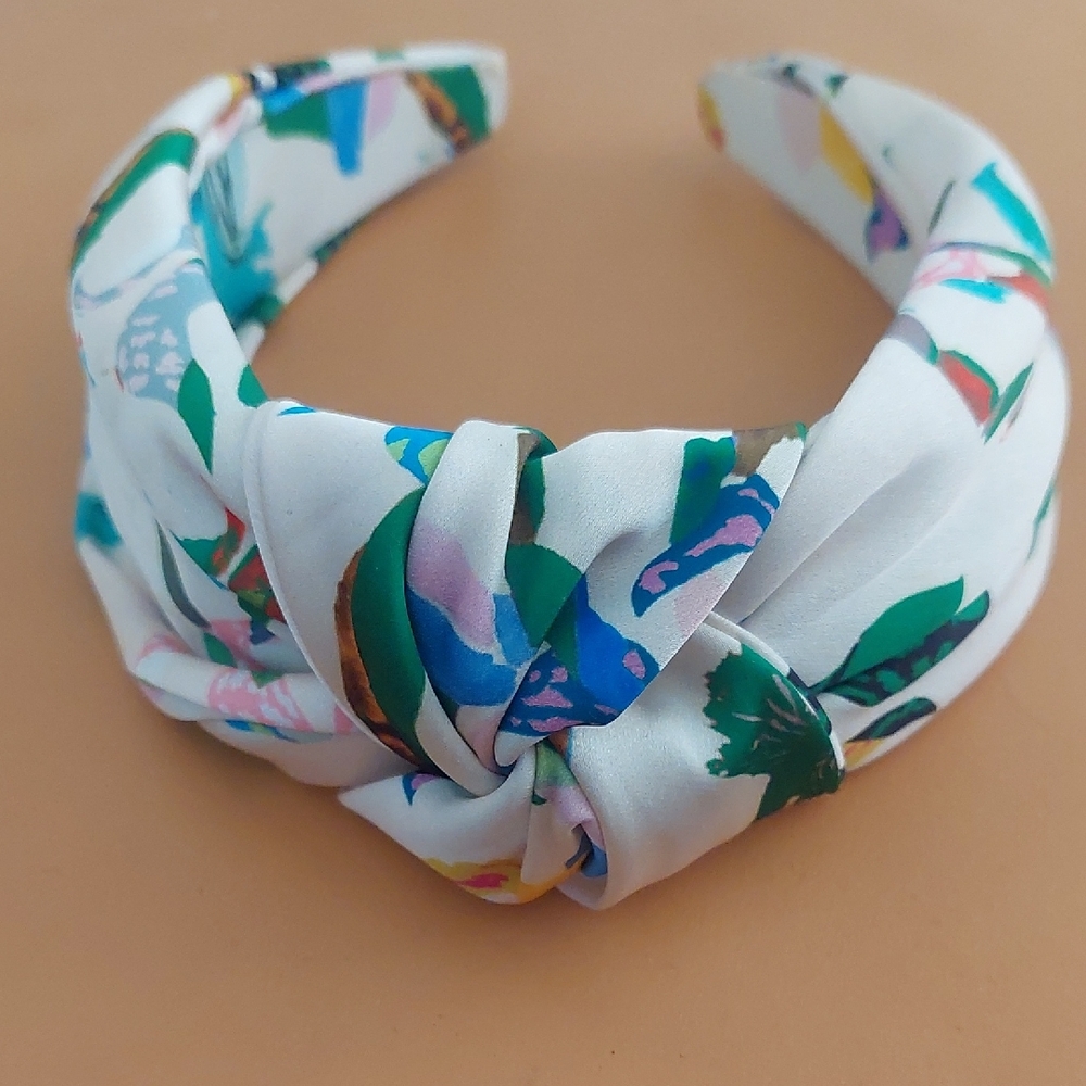 Anthropologie Anastasia Knotted Headband. Ivory Floral.